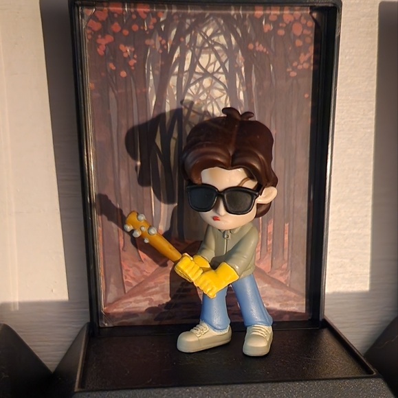 Stranger Things Capsule Steve - Picture 3 of 3